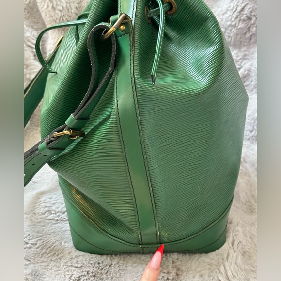 Sold - Picture 4 of 15